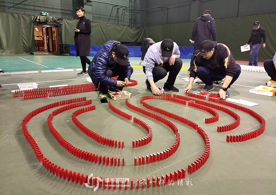 數(shù)字認(rèn)證高管述職會上的多米諾團(tuán)隊(duì)大挑戰(zhàn)